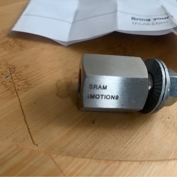 Thule Internal Hub Hitch Adapter - Picture 2 of 5